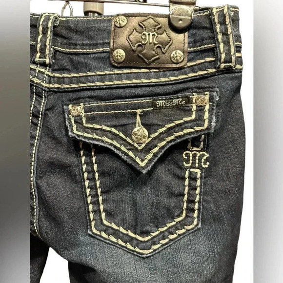 Miss Me signature cuffed Capri size 30 - Picture 4 of 9